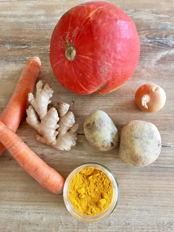 Cremige Kurkuma-Ingwer-Kürbissuppe vegan - vegan 24/7