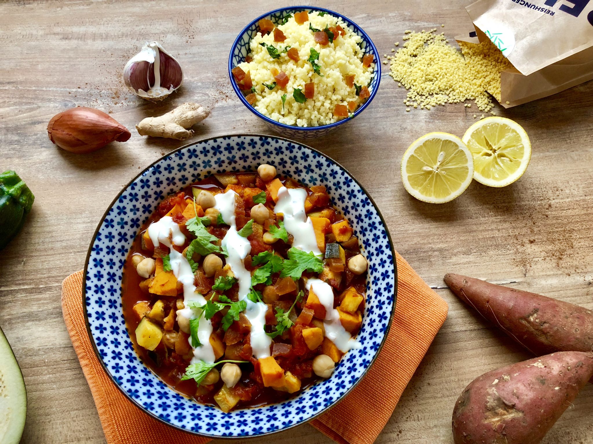 Marokkanische Gemüse-Tajine mit riesen Couscous vegan - vegan 24/7